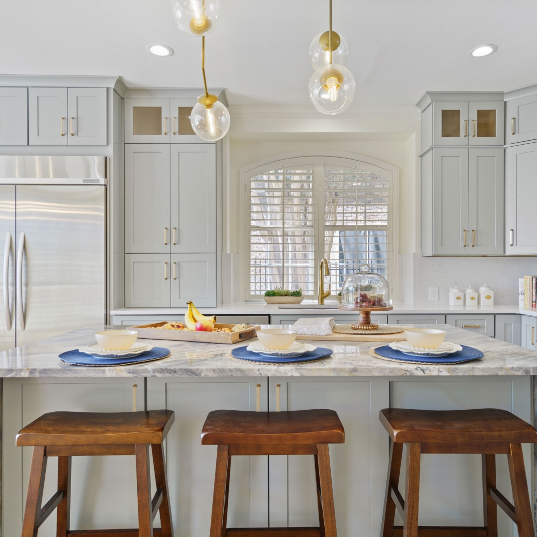 Kitchen Island with Table All Set and Fixtures